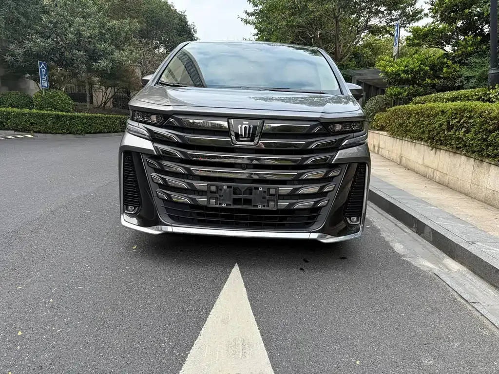 Toyota Vellfire — фото 6