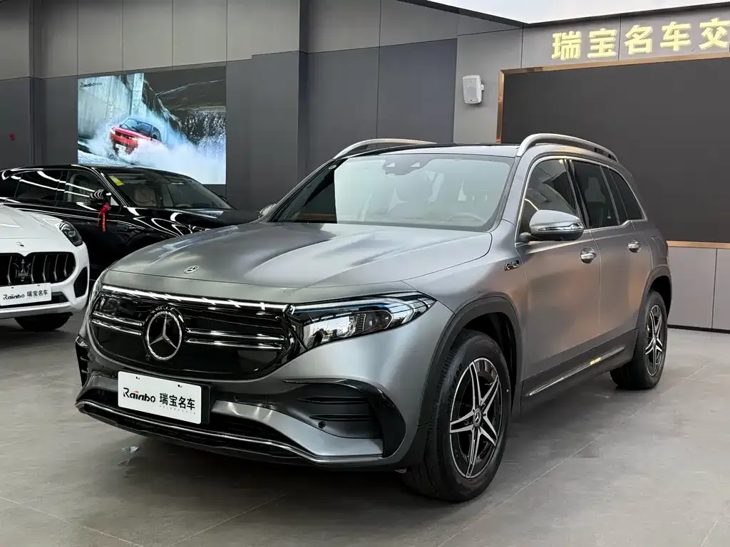 Mercedes-Benz EQB — фото 1