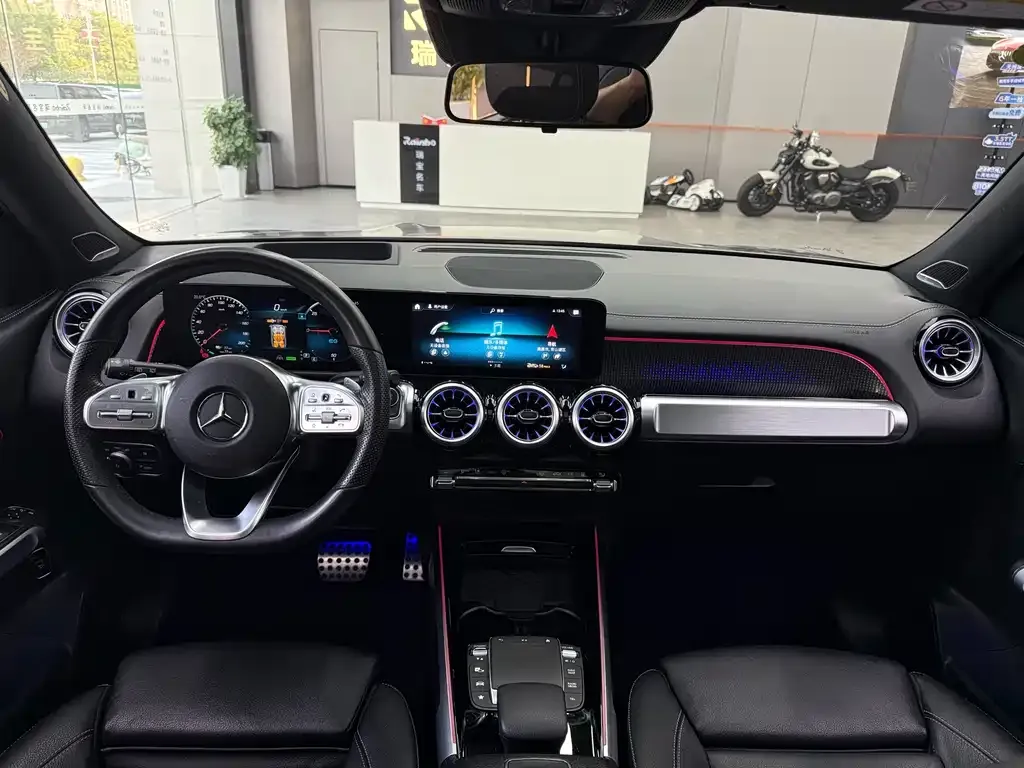 Mercedes-Benz EQB — фото 10