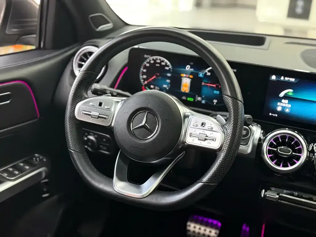 Mercedes-Benz EQB — фото 9