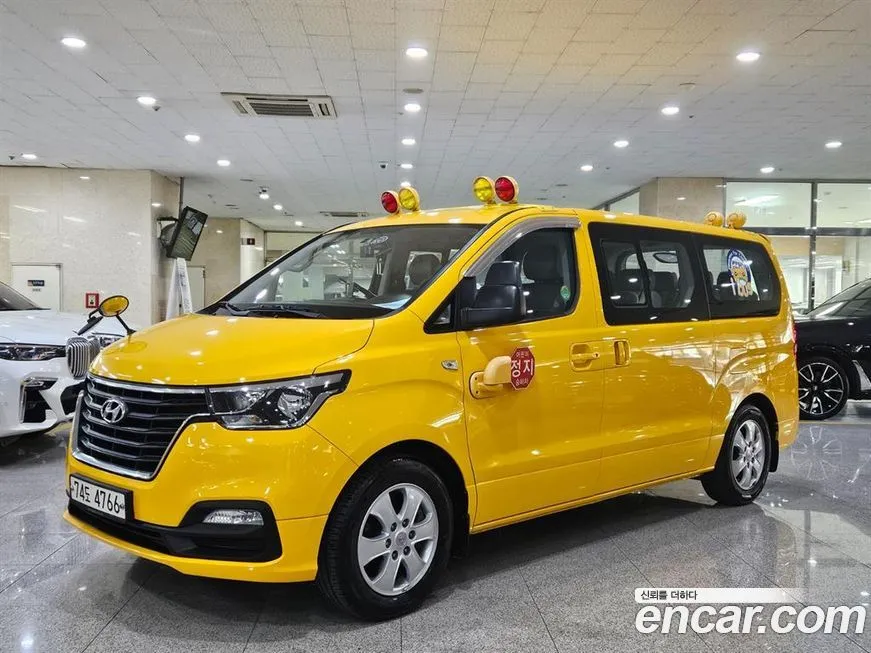 Hyundai Starex — фото 1