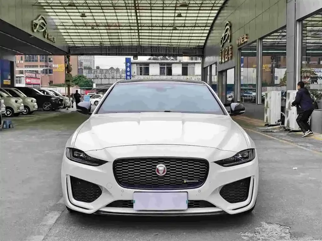 Jaguar XEL — фото 3