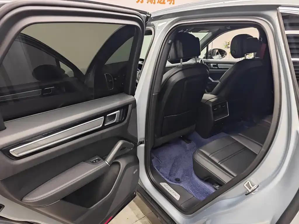 Porsche Cayenne Hybrid — фото 10