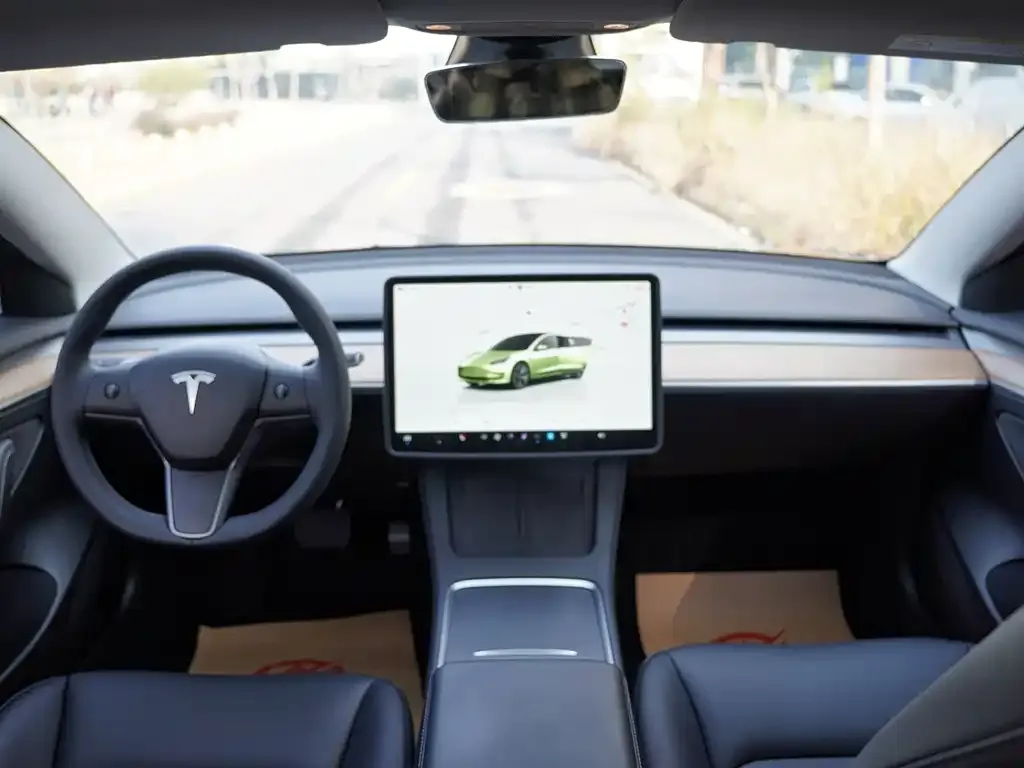 Tesla Model 3 — фото 2