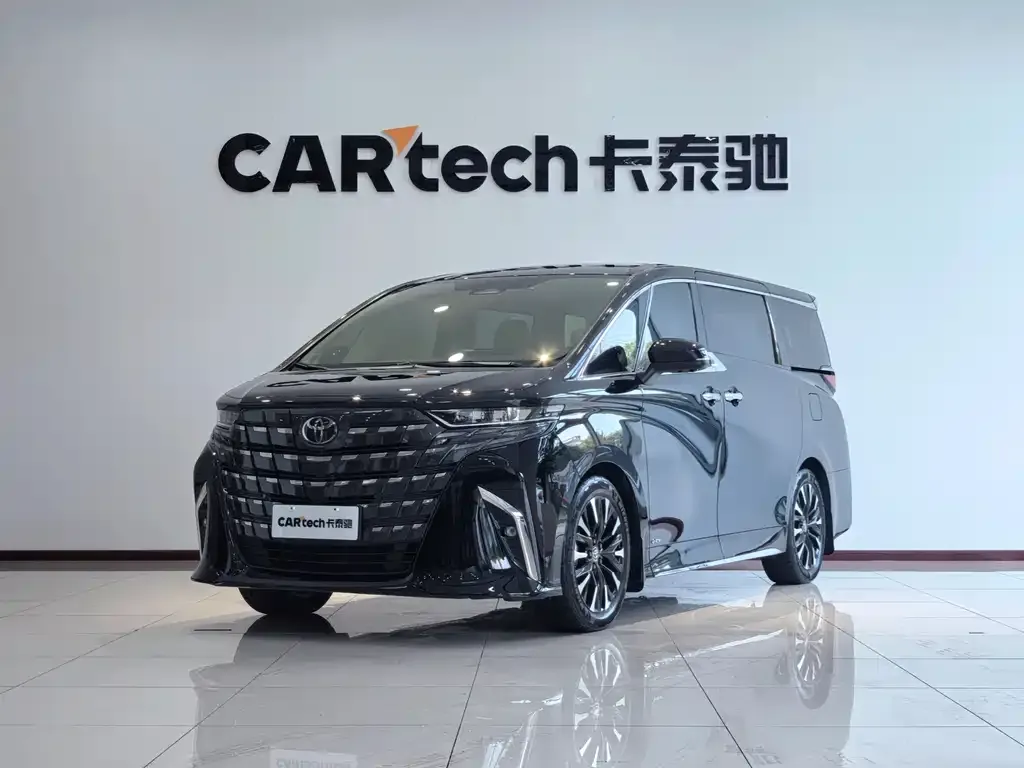 Toyota Alphard — фото 1