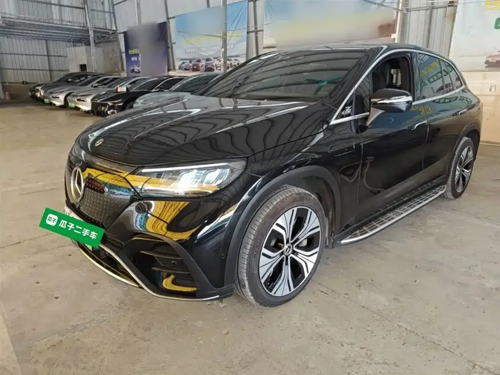 Mercedes-Benz EQE SUV — фото 1
