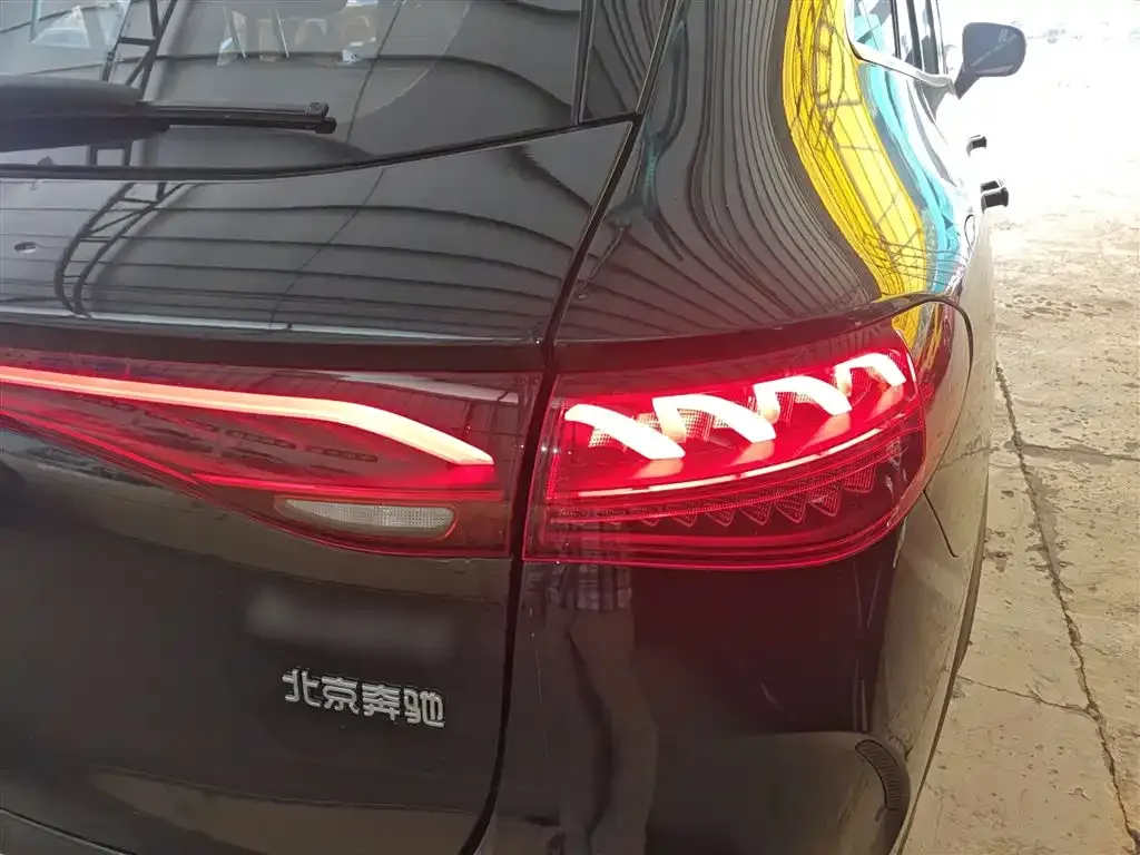 Mercedes-Benz EQE SUV — фото 3