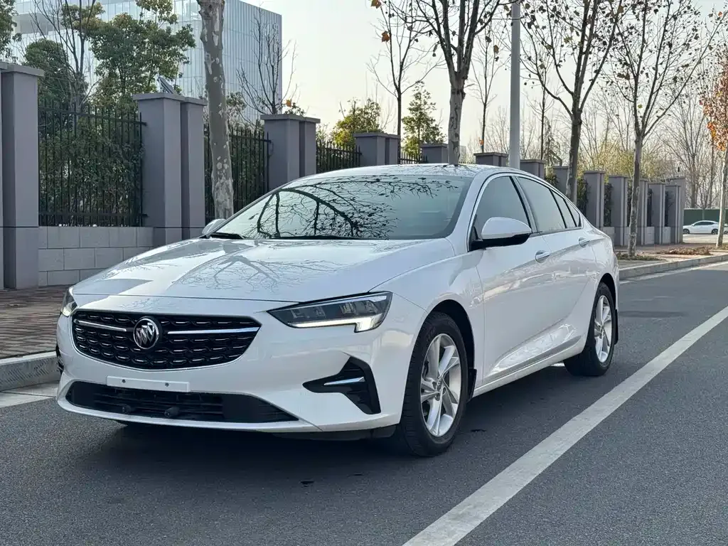 Buick Regal — фото 1