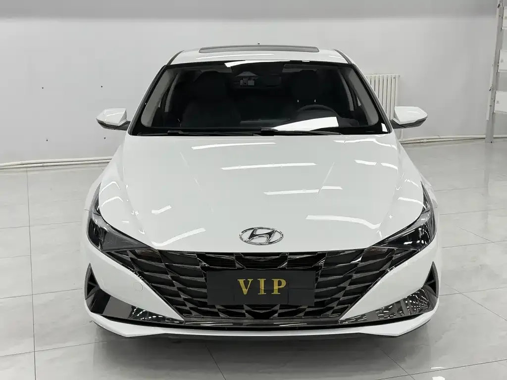 Hyundai Elantra — фото 8