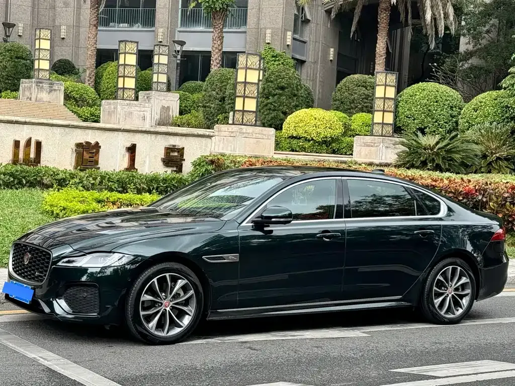 Jaguar XFL — фото 1