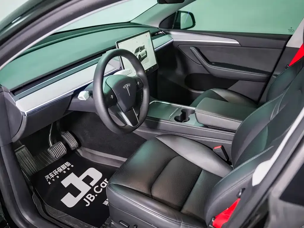 Tesla Model Y — фото 4