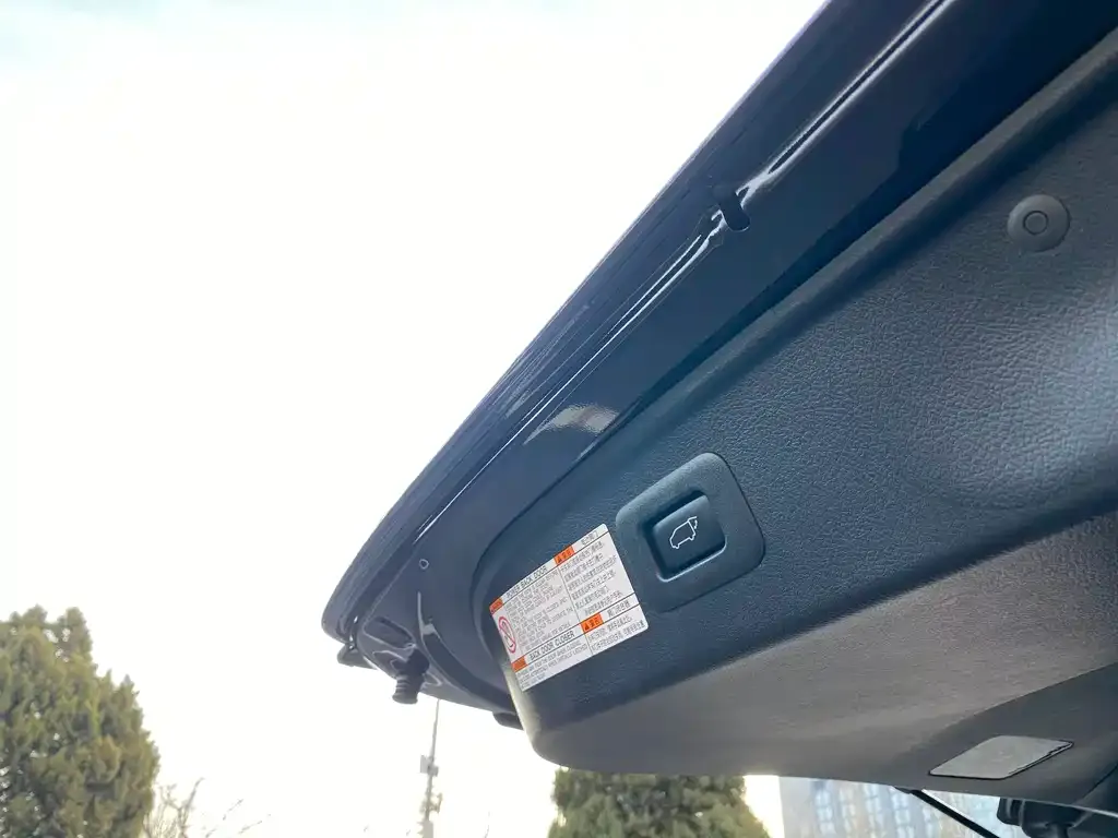 Toyota Alphard — фото 2