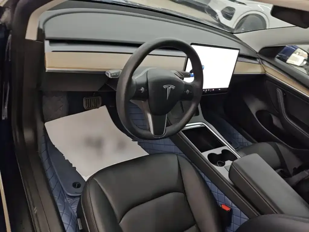 Tesla Model 3 — фото 2