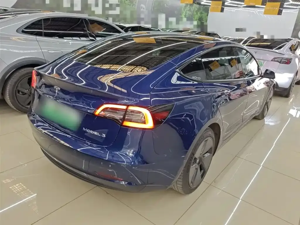 Tesla Model 3 — фото 4