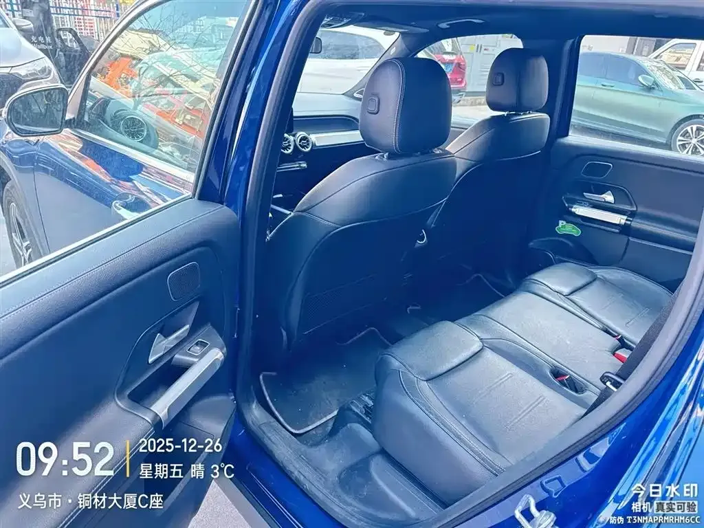 Mercedes-Benz EQB — фото 10