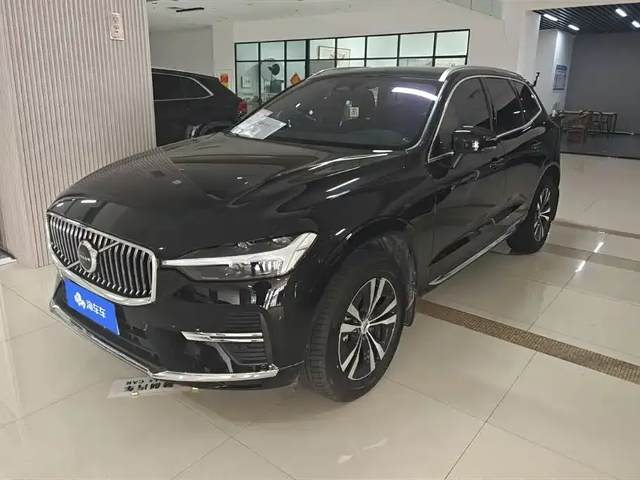 Volvo XC60 — фото 1