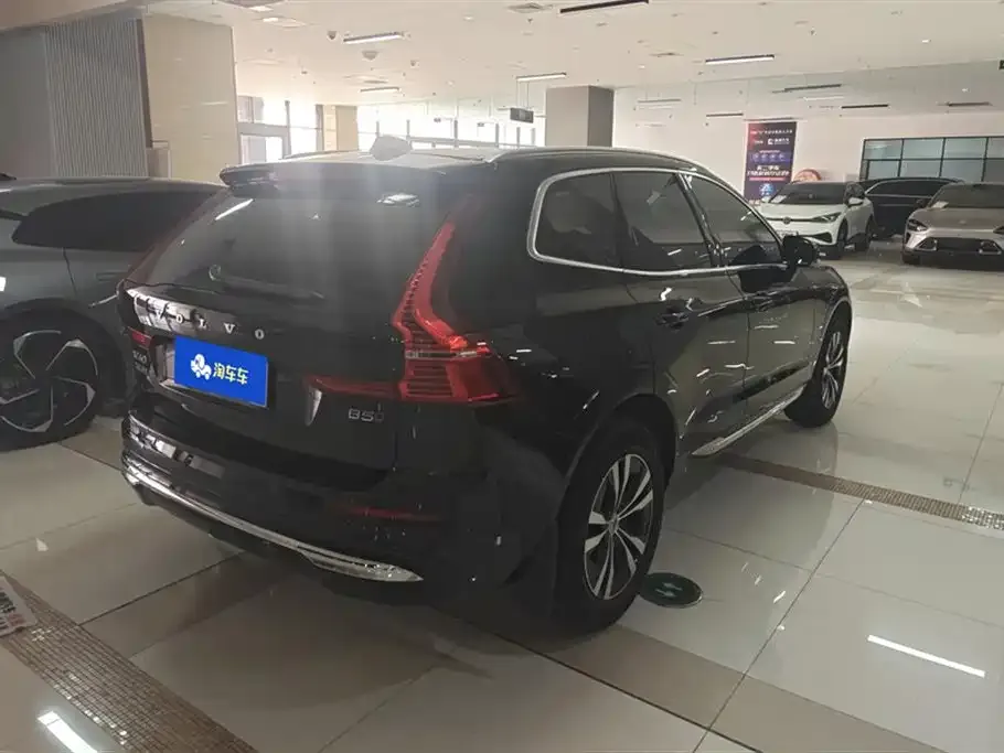 Volvo XC60 — фото 4