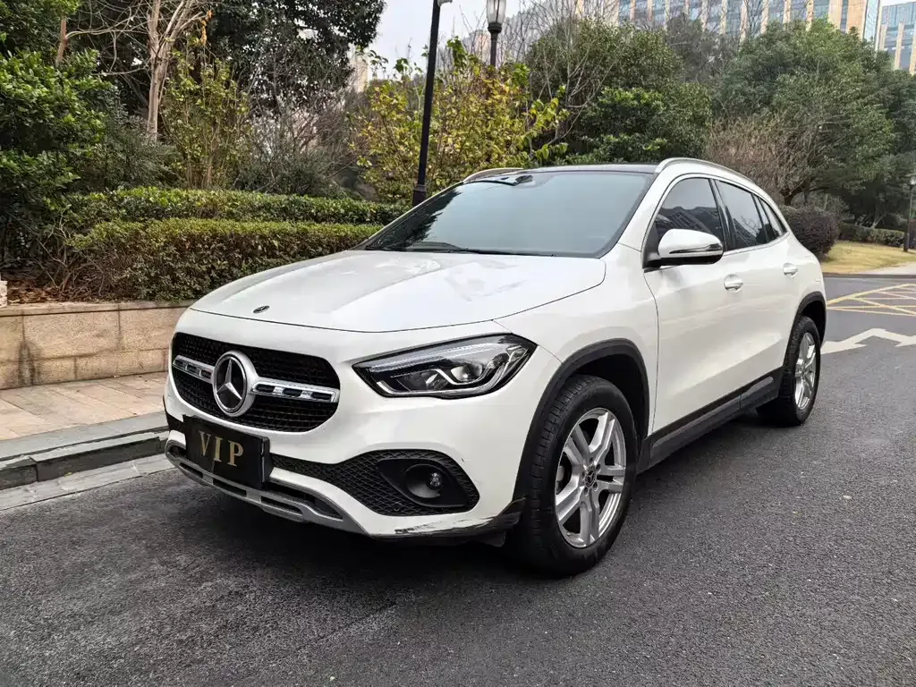 Mercedes-Benz GLA — фото 1
