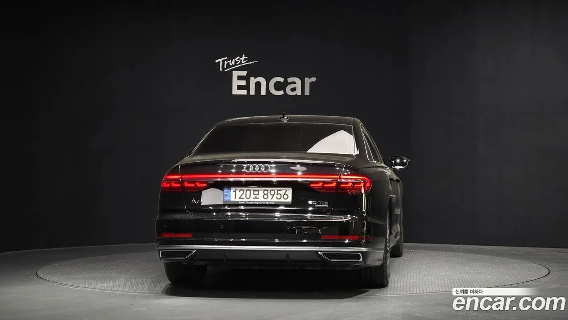 Audi A8 — фото 4
