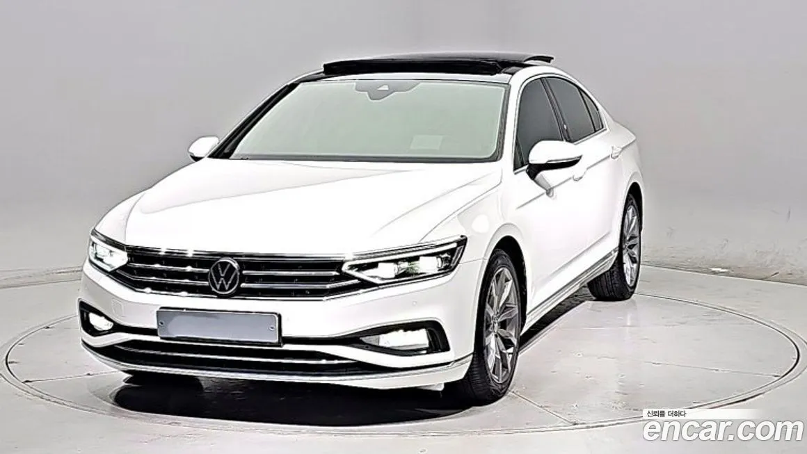 Volkswagen Passat — фото 1
