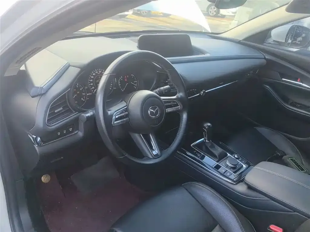 Mazda CX-30 — фото 7