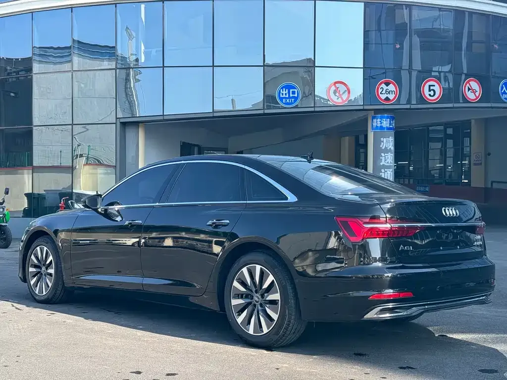 Audi A6L — фото 4