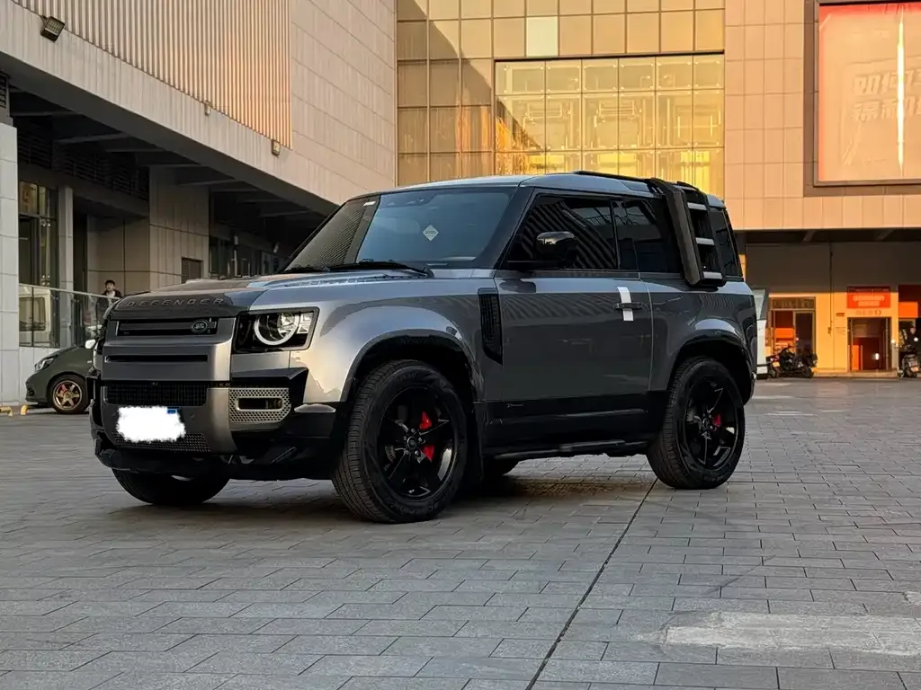 Land Rover Defender — фото 1
