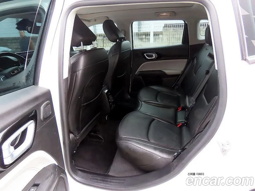 Jeep Compass — фото 4