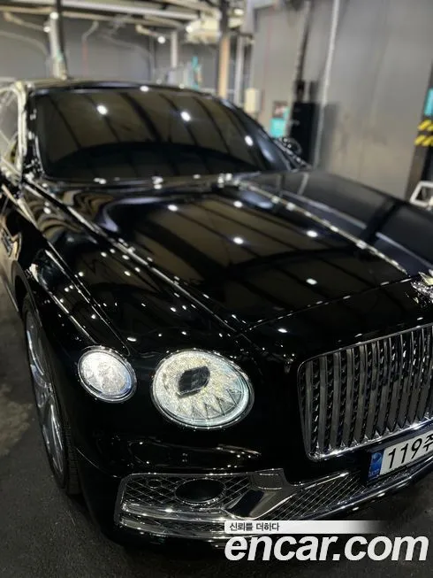 Bentley Flying Spur — фото 10