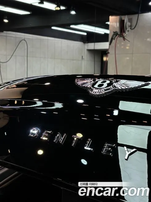 Bentley Flying Spur — фото 4