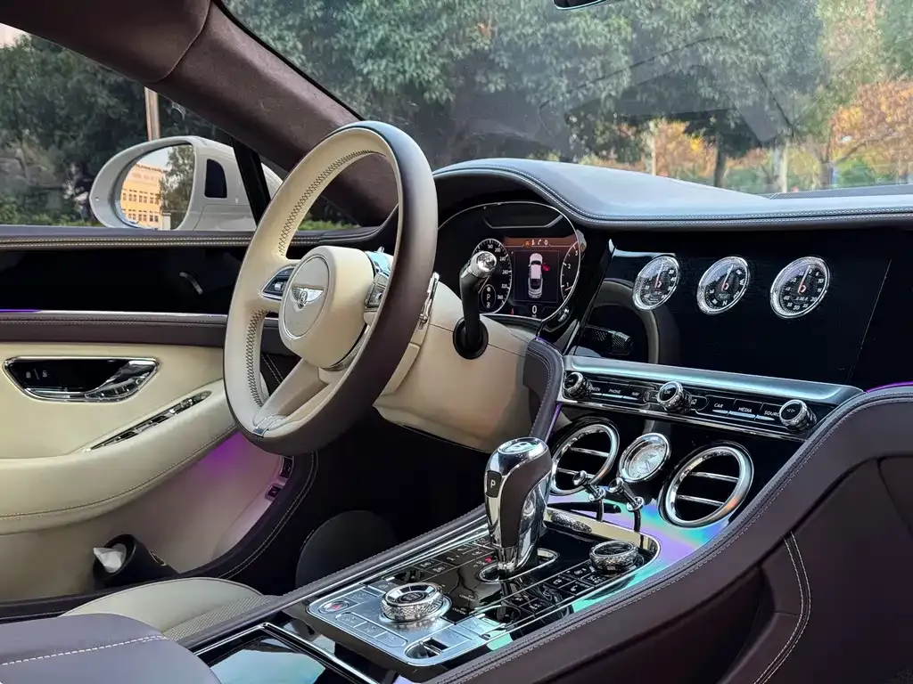 Bentley Continental — фото 6