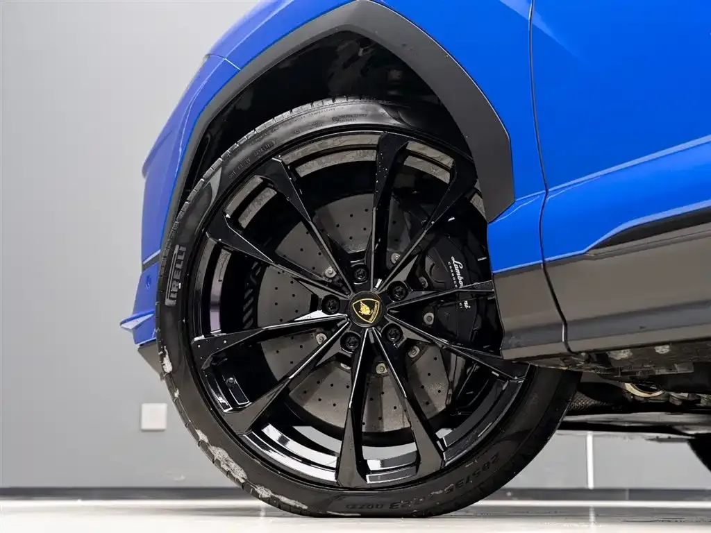 Lamborghini Urus — фото 6