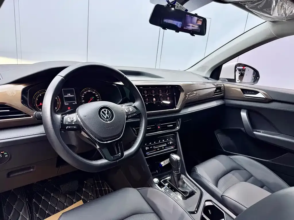 Volkswagen Tharu — фото 7
