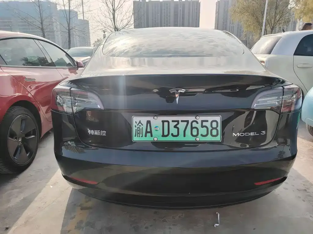 Tesla Model 3 — фото 10