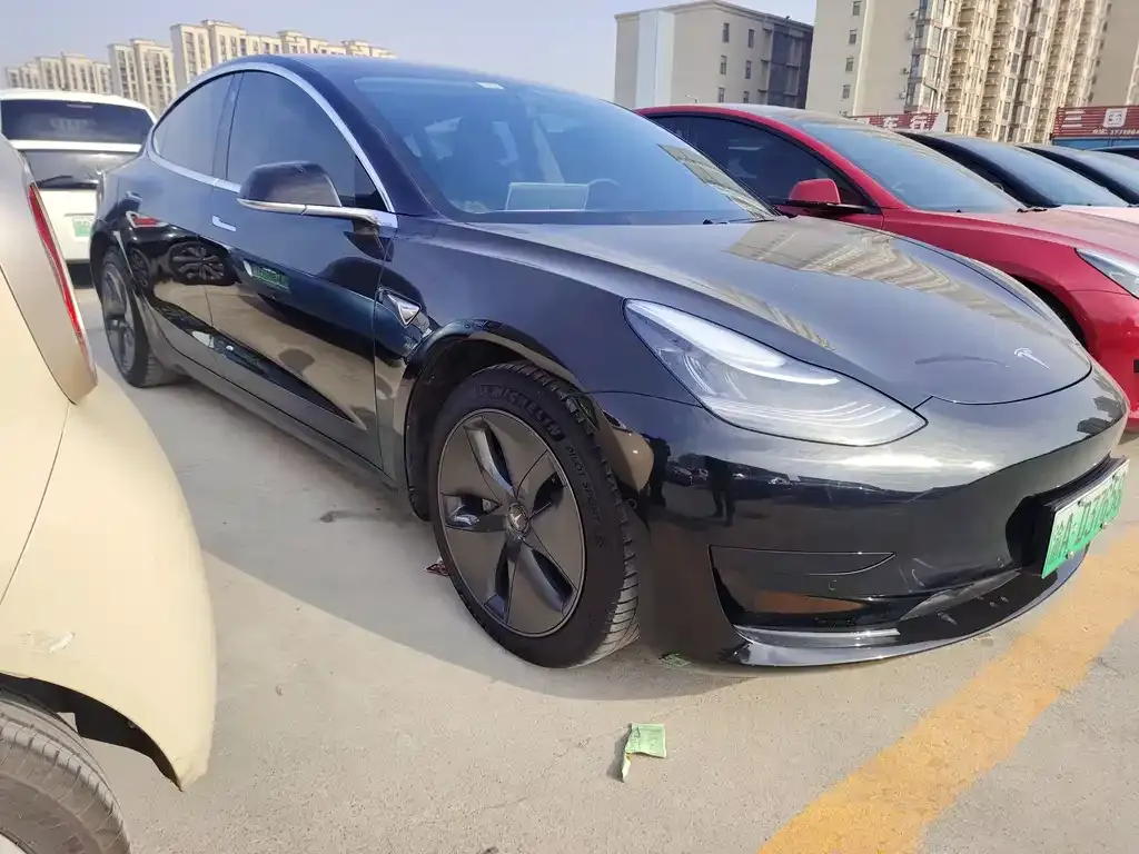 Tesla Model 3 — фото 5