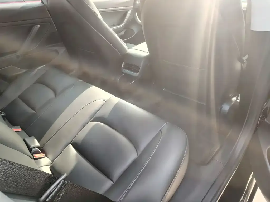 Tesla Model 3 — фото 6