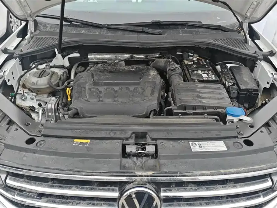 Volkswagen Tiguan L — фото 2