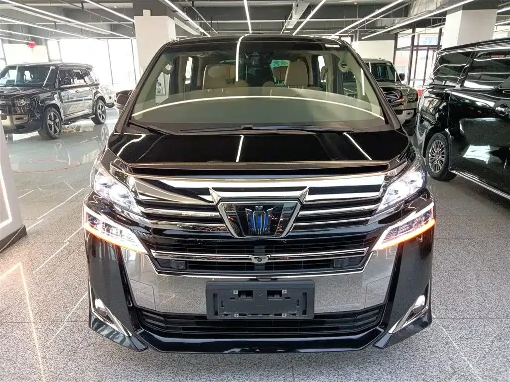 Toyota Vellfire — фото 3
