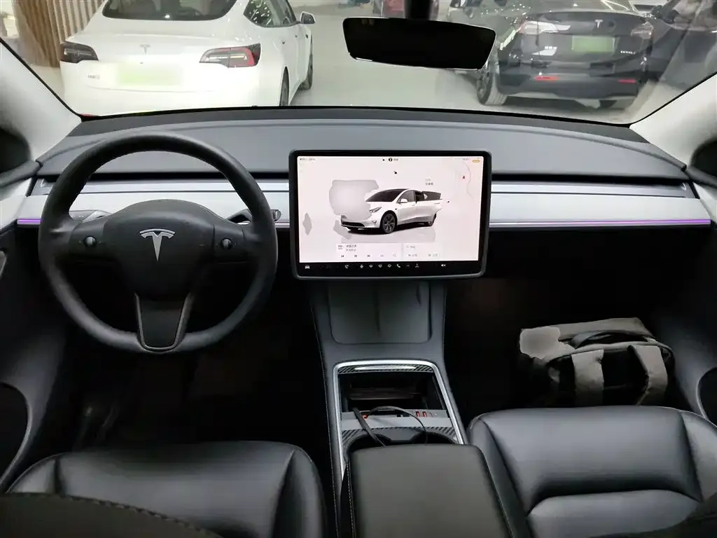 Tesla Model Y — фото 3