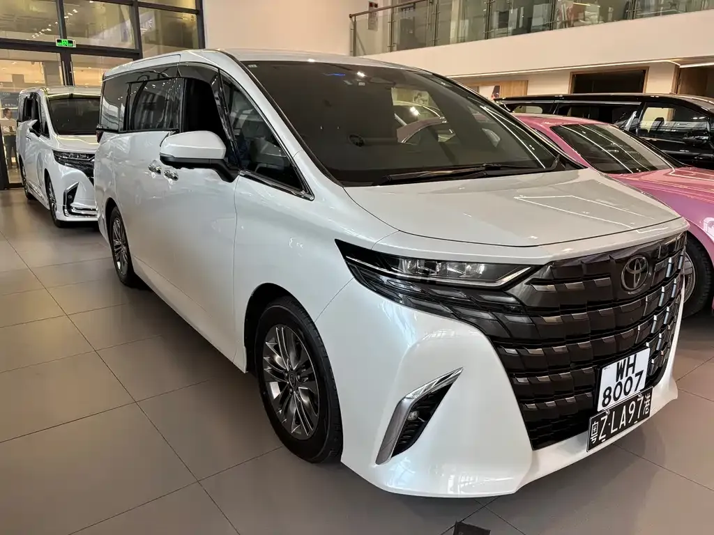 Toyota Alphard — фото 5