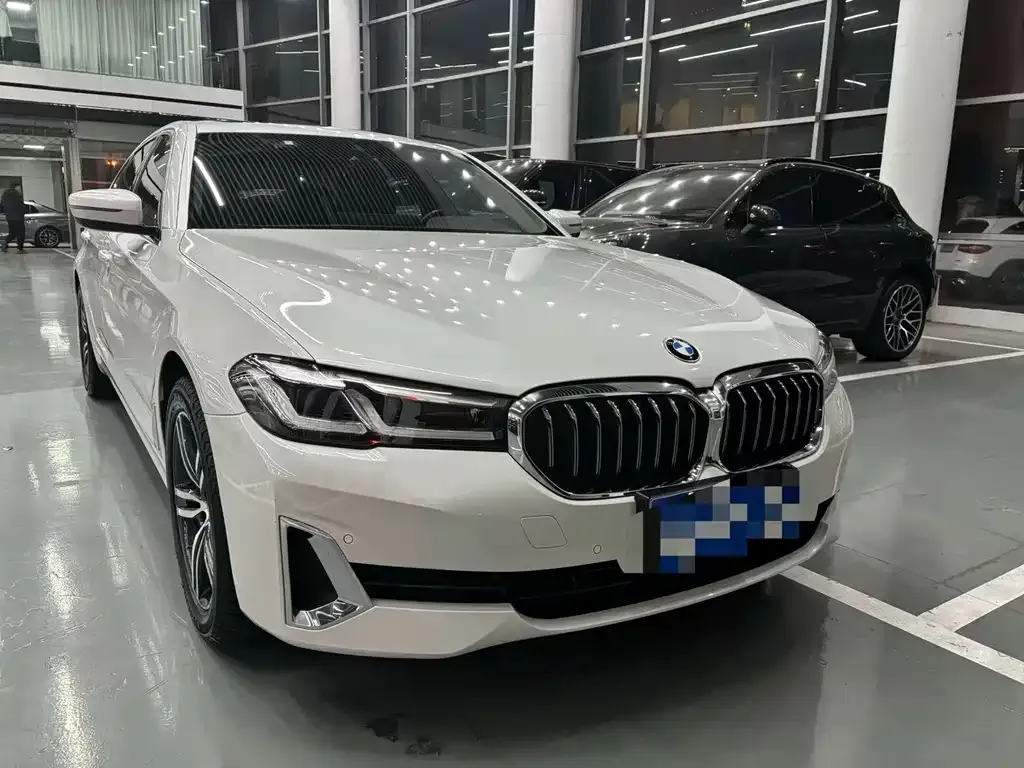 BMW 5 Series — фото 10