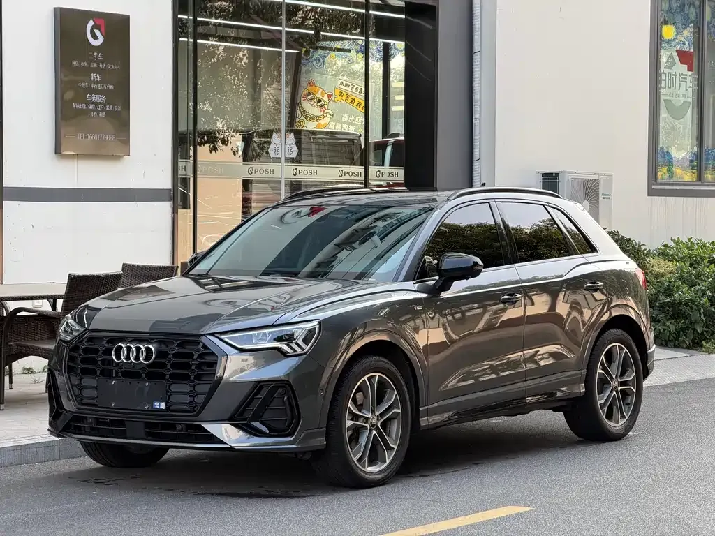 Audi Q3 — фото 1