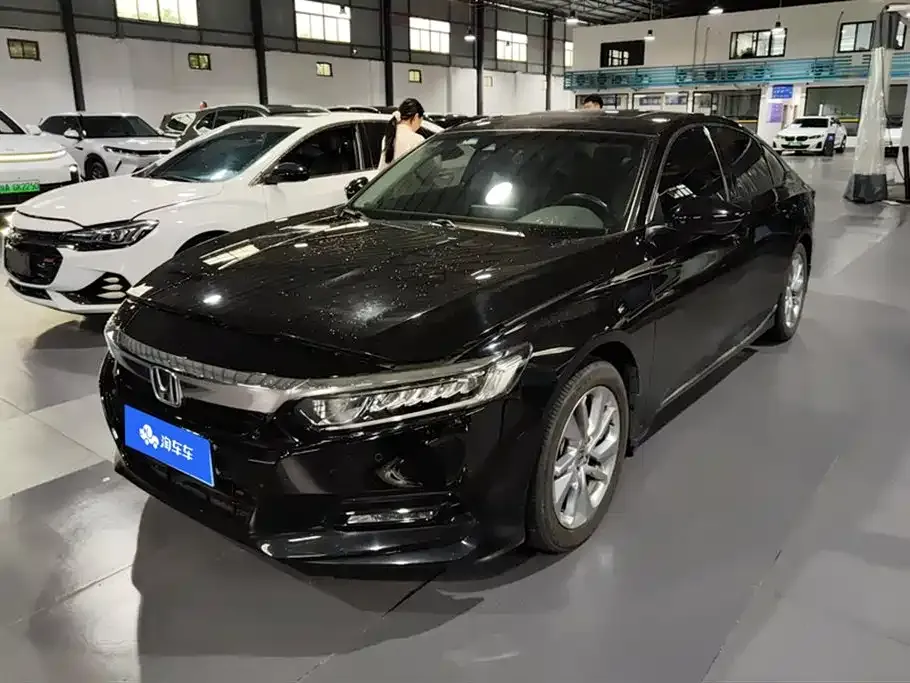 Honda Accord — фото 1