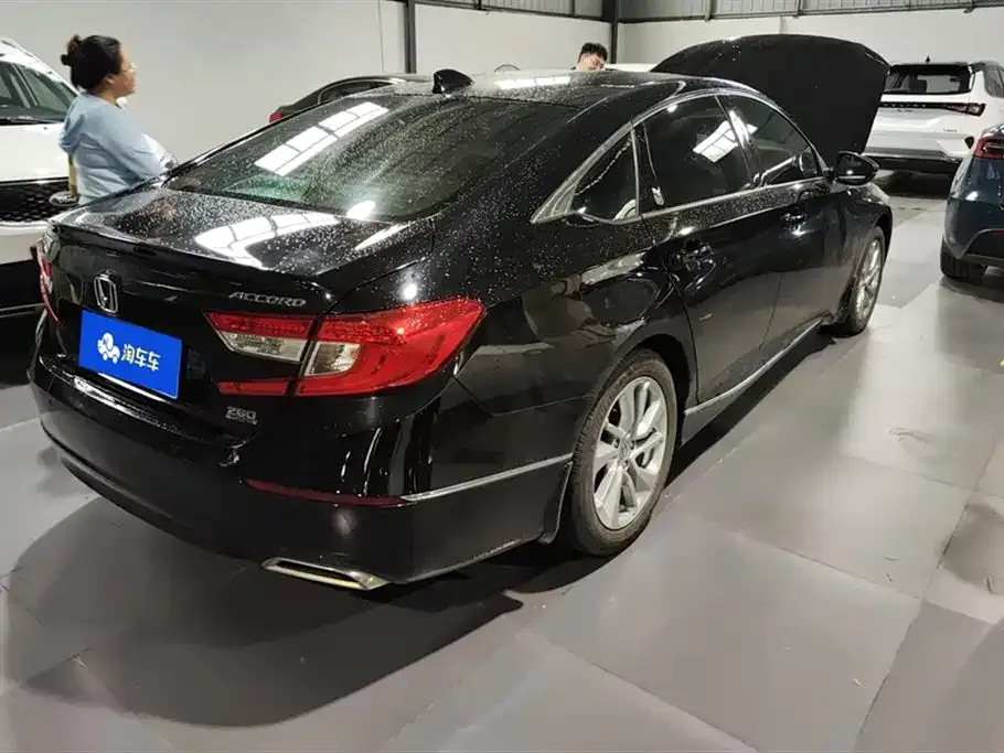 Honda Accord — фото 3