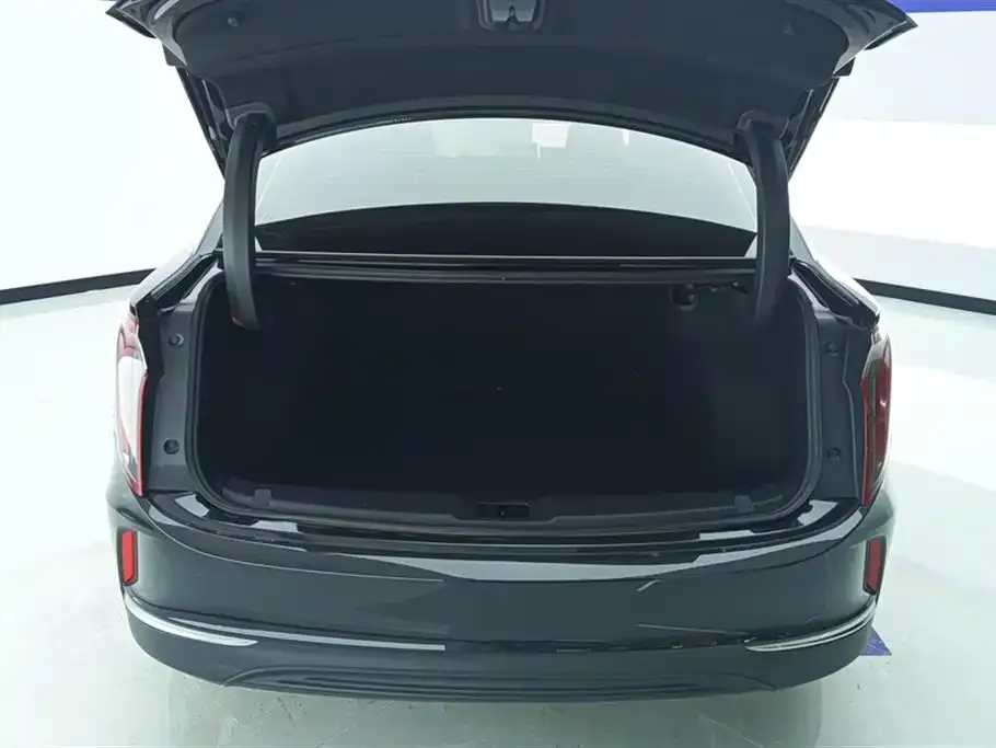 Hongqi E-QM5 — фото 3