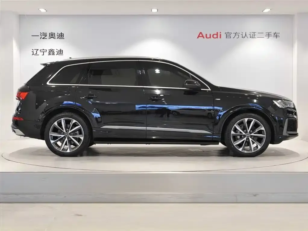 Audi Q7 — фото 7