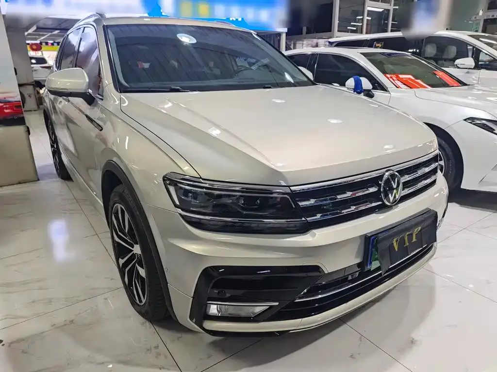 Volkswagen Tiguan L — фото 7