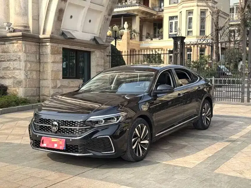 Volkswagen Passat — фото 1