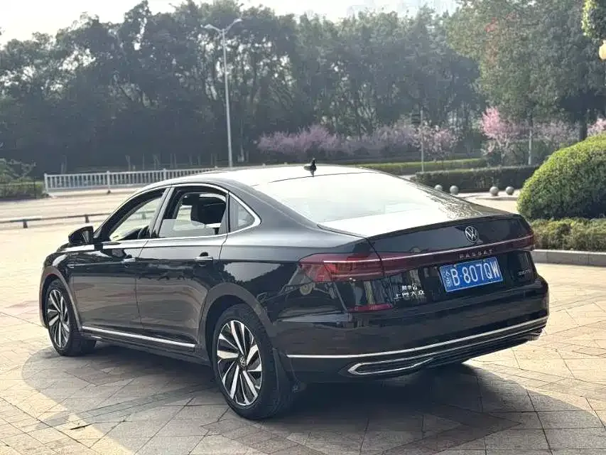 Volkswagen Passat — фото 9