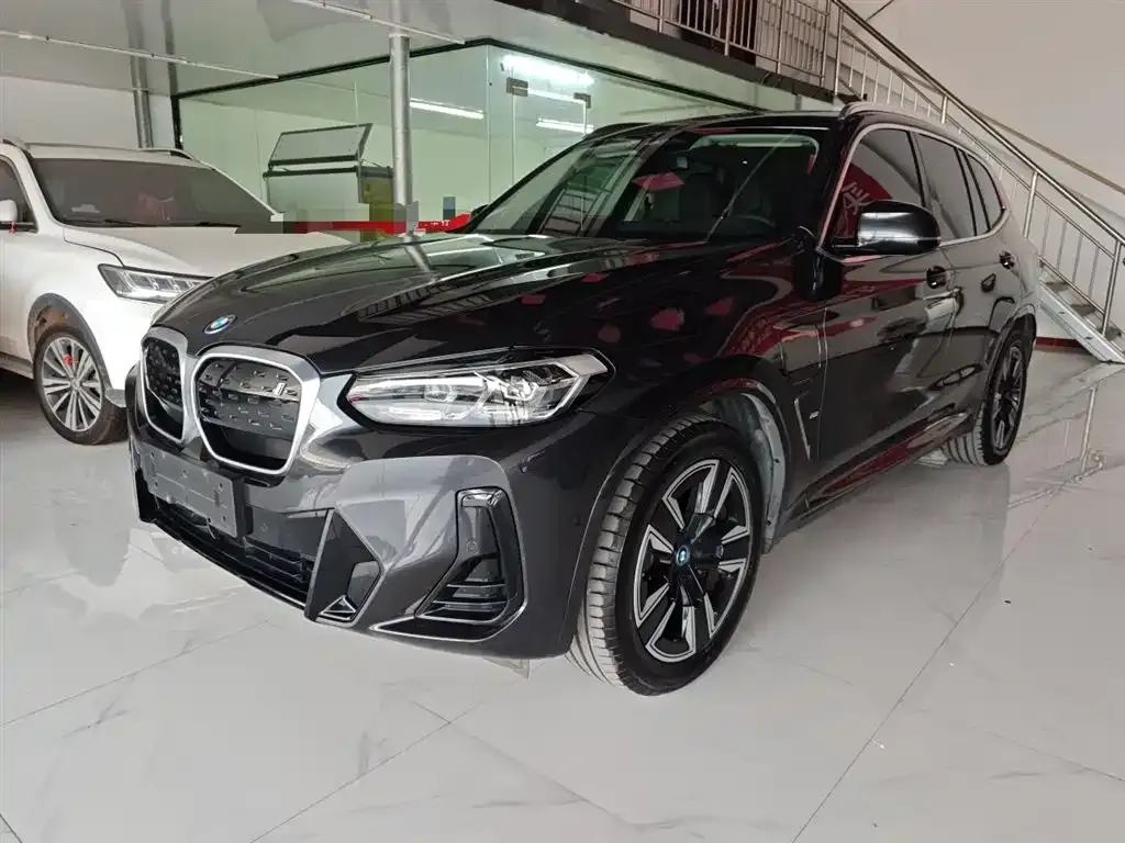 BMW iX3 — фото 2